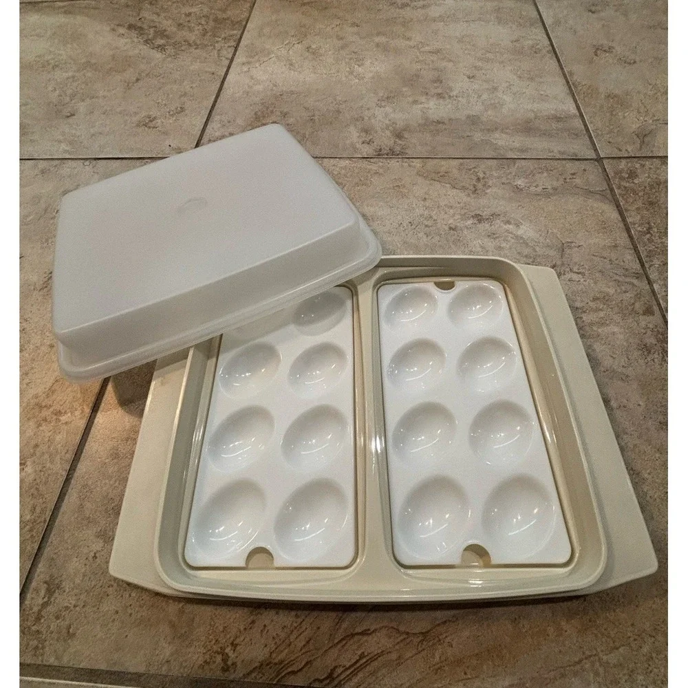 Tupperware Deviled Egg Carrier Keeper Holder Almond 723-3 Vintage 4 Piece Set